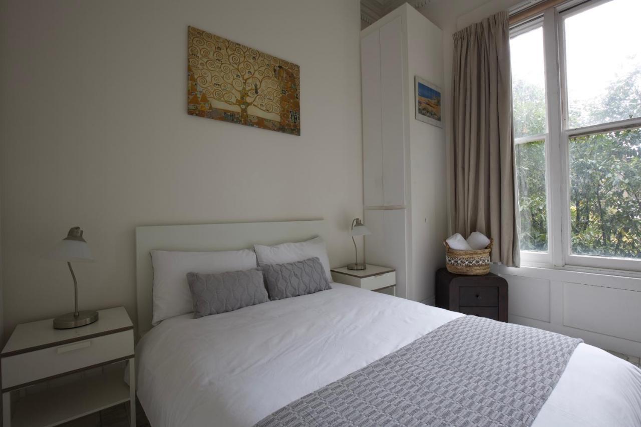 Large 2 Beds Flat Overlooking Clapham Common Park Londra Exterior foto