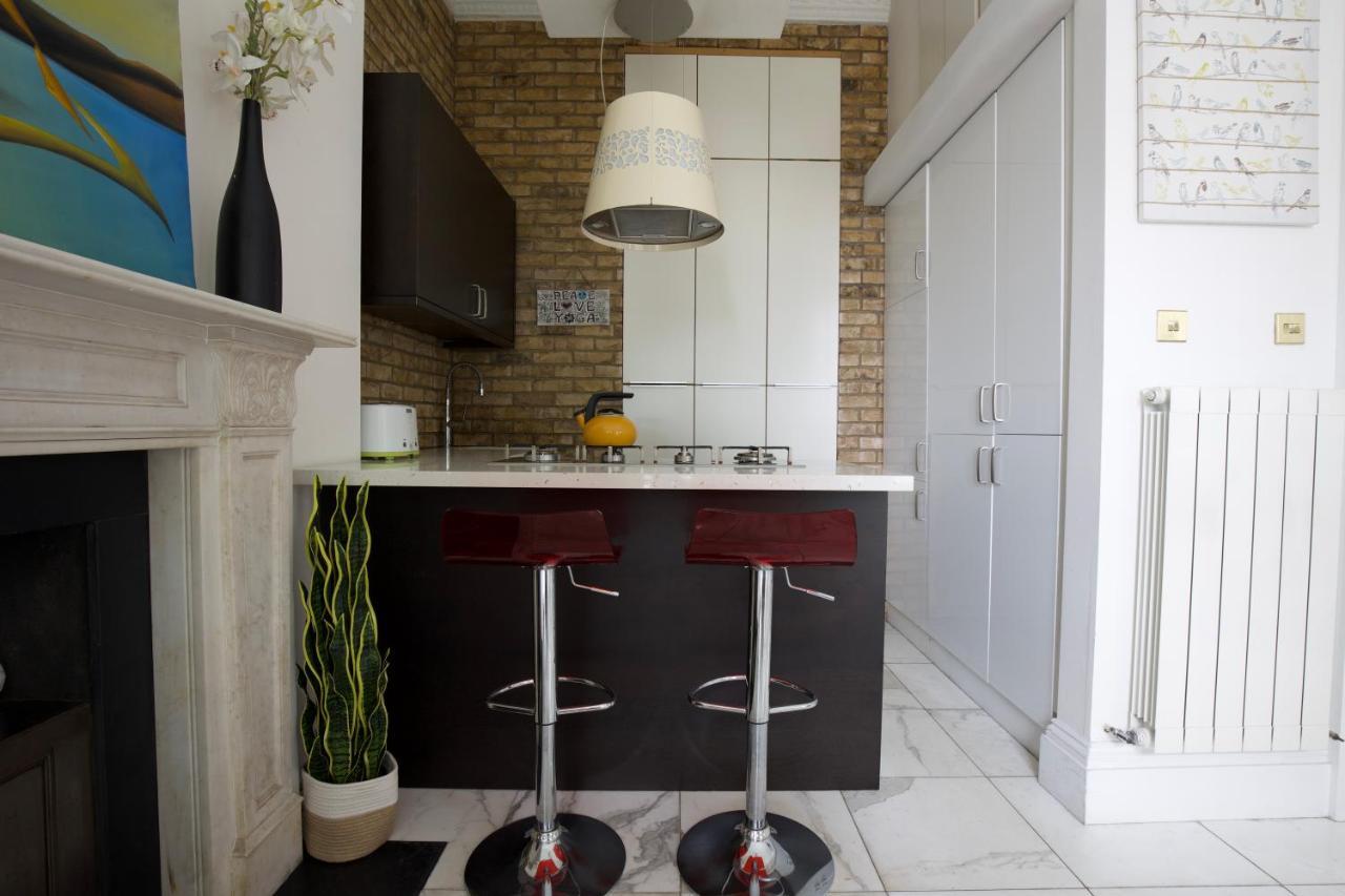 Large 2 Beds Flat Overlooking Clapham Common Park Londra Exterior foto