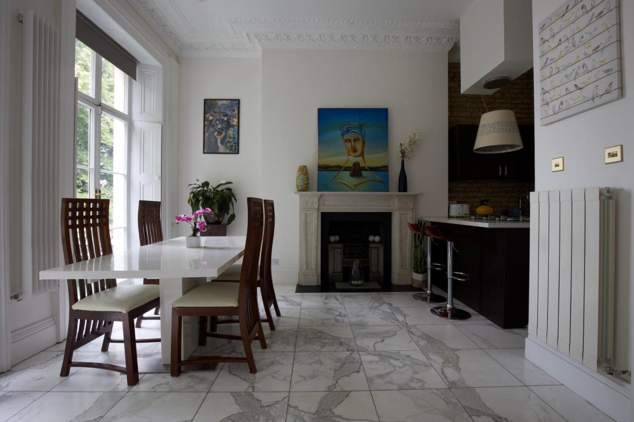 Large 2 Beds Flat Overlooking Clapham Common Park Londra Exterior foto